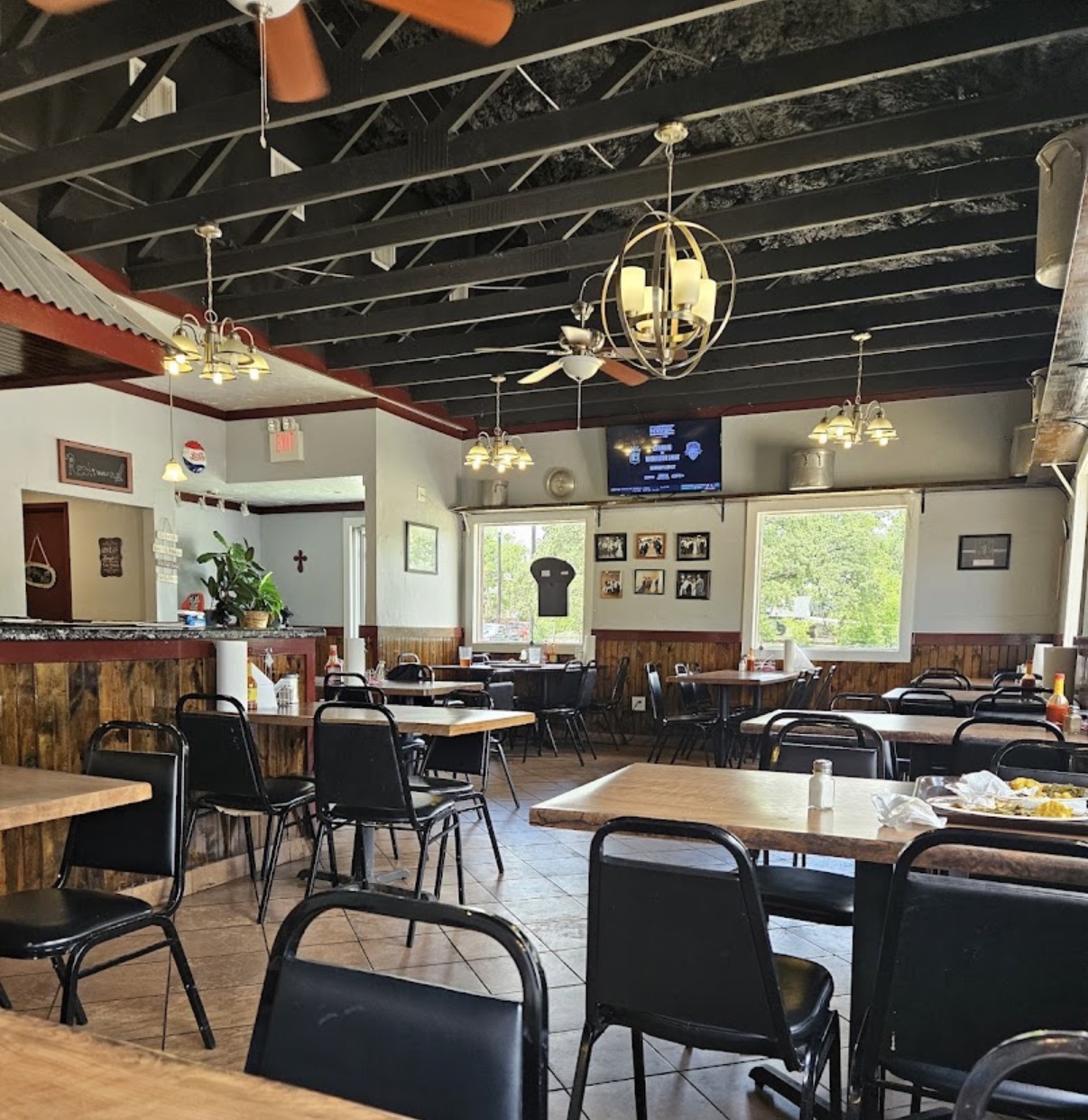 Warm, cozy interior of Shannon's Cafe